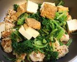 鶏ミンチ＋塩麹de大根葉と厚揚げの煮物作り方3写真