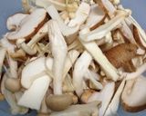 たっぷりきのこのガーリックバターソテー作り方1写真