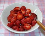 スウェーデン式　いちごの食べ方作り方2写真