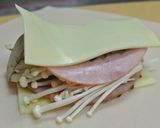 秋だから簡単明太子チーズハム茸春巻き！作り方4写真