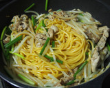 豚肉ともやしのオイスターソース焼きそば作り方7写真