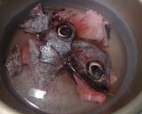 黒むつのあら炊き、かくし味は赤ワイン作り方2写真