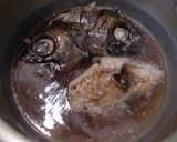 黒むつのあら炊き、かくし味は赤ワイン作り方3写真