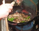 牛肉とキノコのオイスターソース炒め作り方7写真