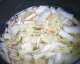 白菜とベーコン、春雨の味噌汁作り方3写真