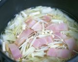 白菜とベーコン、春雨の味噌汁作り方4写真