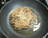 蕎麦焼き＝残った蕎麦の揚げ焼き作り方2写真