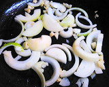 秘伝のタレを使って⑦ ピリ辛モツ炒め作り方3写真