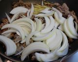 豚薄切り肉＋塩麹de蓮根玉ねぎの甘辛煮作り方3写真