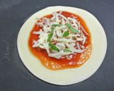 餃子の皮で簡単おつまみマルゲリータ！作り方6写真