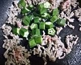 ちゃちゃっとおかず７　挽肉とオクラ炒め作り方2写真