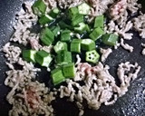 ちゃちゃっとおかず７　挽肉とオクラ炒め作り方2写真