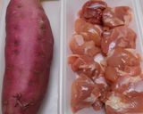 鶏もも肉とさつまいものコンソメスープ煮作り方1写真