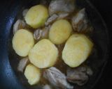 鶏もも肉とさつまいものコンソメスープ煮作り方5写真