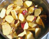 サツマイモとひき肉の煮物作り方3写真