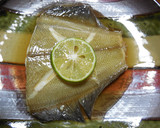 麺つゆ　カレイの煮付けすだち添え　どすぇ作り方6写真