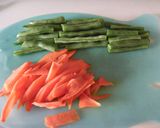 お弁当にも❤豚バラ&隠元のごまマヨ炒め♬作り方1写真