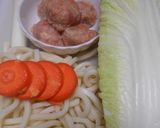 土鍋で鶏肉団子と白菜の煮込みうどん作り方1写真