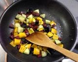 サラミ＆オクラ、夏野菜の炒飯作り方9写真