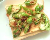 しし唐と醤油麹の胡麻風味トースト作り方3写真