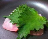 ベーコンエッグに、大葉はさみました。の巻作り方2写真