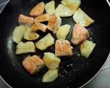 簡単おかず!!じゃがいもと鮭の炒め物♪作り方6写真