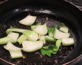 鶏むね肉とチンゲン菜の塩昆布炒め作り方5写真