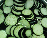 あとひく～♪ナスとえのきの☆甘味噌炒め作り方1写真
