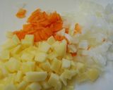 イカそぼろと野菜のコンソメスープ作り方1写真