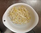 簡単！ヘルシー！豚バラもやしの蒸し焼き☆作り方1写真