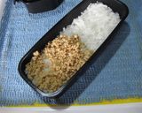 【弁当飯】鶏そぼろサンドdeそぼろ飯作り方1写真