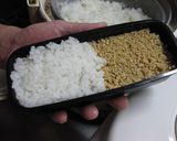 【弁当飯】鶏そぼろサンドdeそぼろ飯作り方3写真