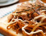 リメイク♡簡単♪焼きそばトースト作り方3写真