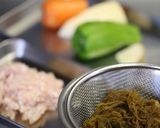 もずくと鶏ひき肉の中華風。作り方1写真