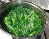 ひと手間かけて♡ほうれん草の胡麻和え♡作り方1写真