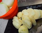 じゃが芋☆玉葱のワイン煮♪作り方1写真