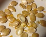 レンジで簡単☆かぼちゃの種作り方1写真