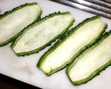 簡単！麺つゆdeゴーヤのピリ辛浅漬け作り方1写真