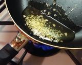 ツナと春キャベツのプッタネスカ風パスタ♡作り方1写真