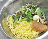 きのこと小松菜の玉ねぎ氷梅バターパスタ作り方6写真