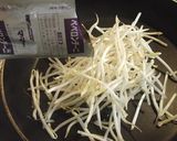 たっぷりもやし✿ラーメン風スープパスタ作り方3写真