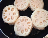 簡単〜蓮根のエビはんぺん挟み焼き☆作り方4写真