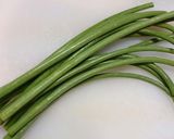 にんにくの芽と豚肉の炒め物作り方1写真
