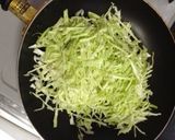 ☆簡単☆お弁当に☆キャベツのカレー炒め☆作り方1写真