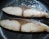フライパンひとつで♪”ブリの照り焼き”作り方1写真
