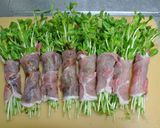 2つの味が楽しめる豆苗の豚肉巻き焼き!作り方2写真