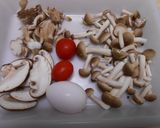 豚小間肉ときのこ炒めに卵のせ作り方4写真