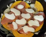 フライパンひとつでチーズのせ鮭の野菜蒸し作り方2写真