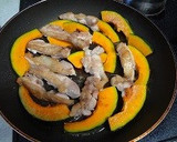 かぼちゃとチキンと舞茸のソテー作り方3写真