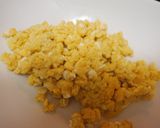 我が家の三色丼は、卵！そぼろ！ピーマン！作り方4写真